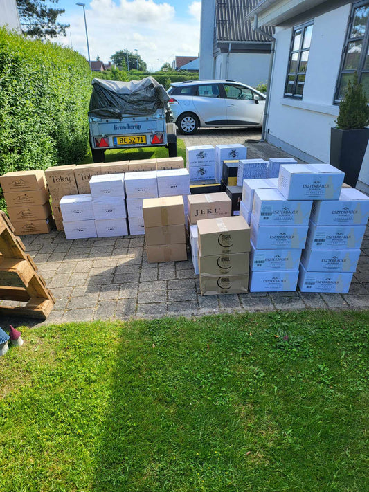 Import 2 af ungarsk vin til Danmark
