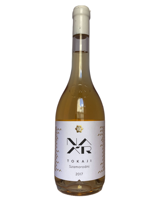 Tør Szamarodni hvidvin fra Naar vinfarm fra Tokaji vin-regionen i Ungarn