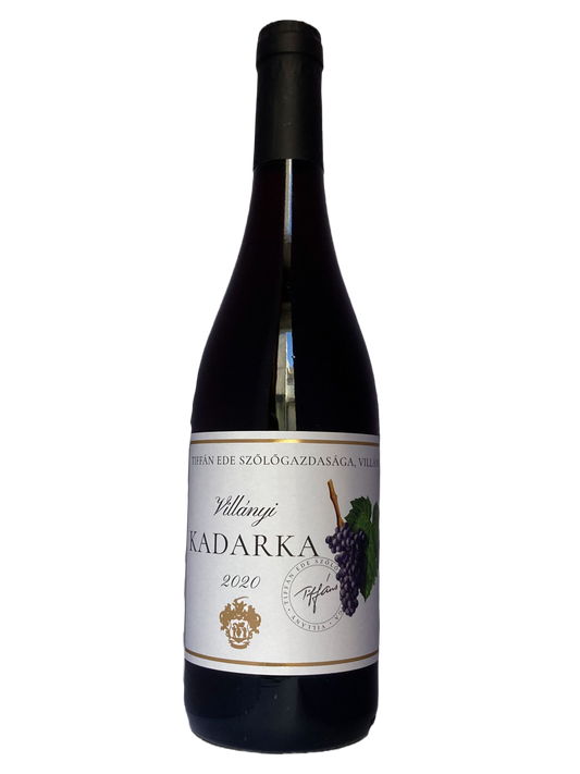 Kadarka rødvin fra Tiffan's vinfarm fra Villayni vin-regionen i Ungarn